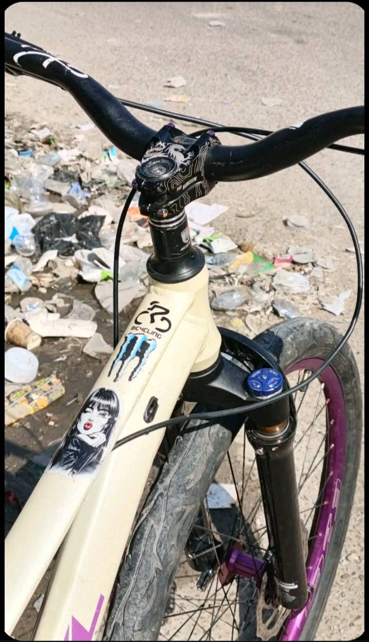 السلام عليكم بايسكل للبيع بايسكل دبل هوة السعر 190 بي مجال راسلوني خاص الشراي


**إذا كنت صاحب هذا الإعلان وتريد حذفه لأي سبب، رجاءا أرسل رسالة إلى الدعم الفني**