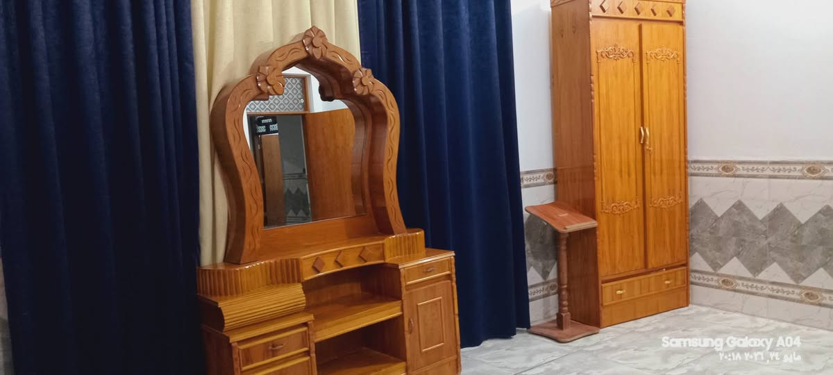 السلام عليكم من رخصه الادمن غرفه نوم للبيع اخت الجديده للستفسار الاتصال ***********
