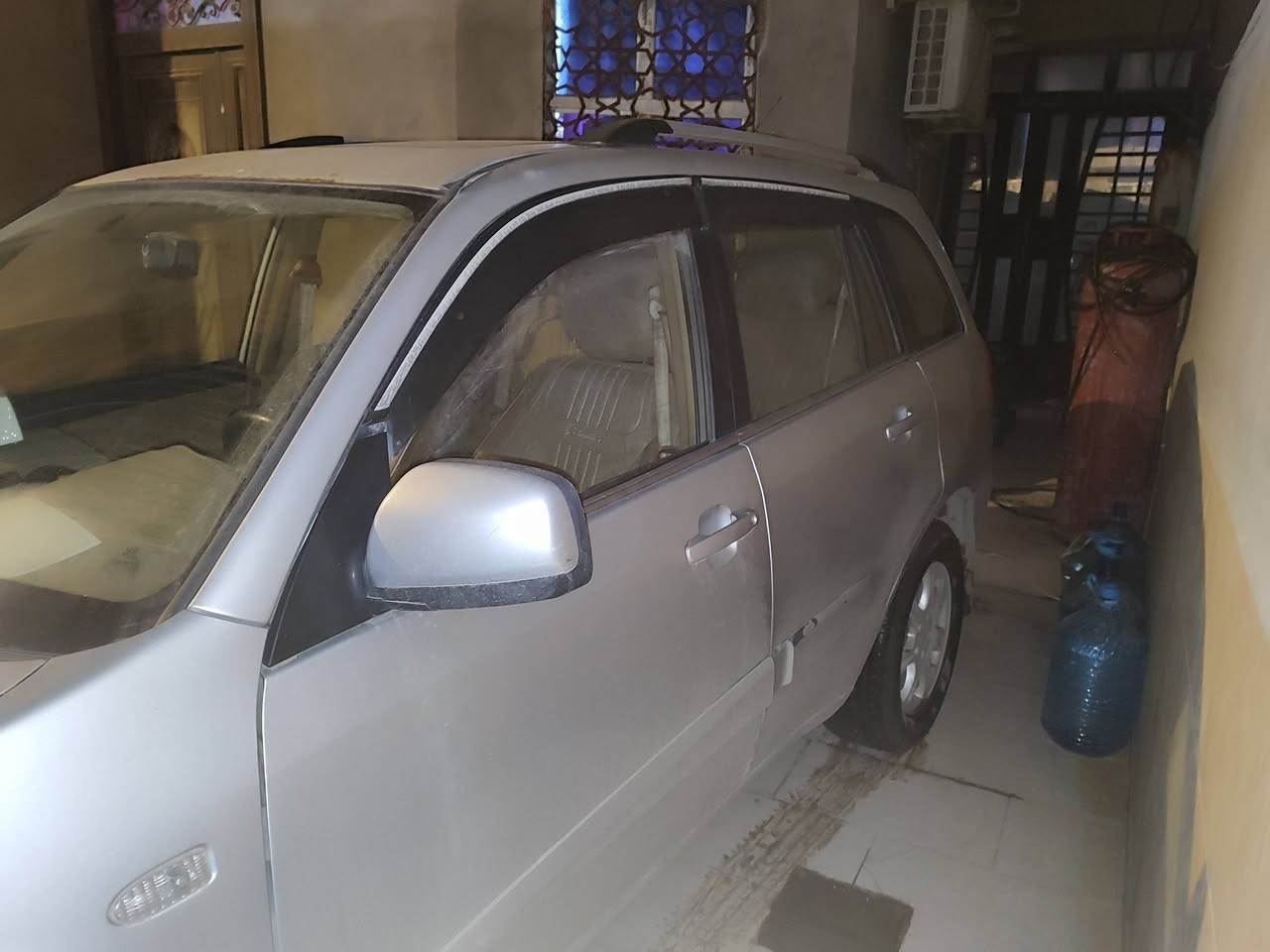 سلام عليكم ورحمة. سياره تيكو للبيع مديل 14 سياره نضيفه ماشيه 120 الف كليو سياره لون سلفري  سعر 64 ورقه بيها مجال للشراي  لل استفسار رقم واتساب *********** مكاني البصره ابو الخصيب مهيجران•*
