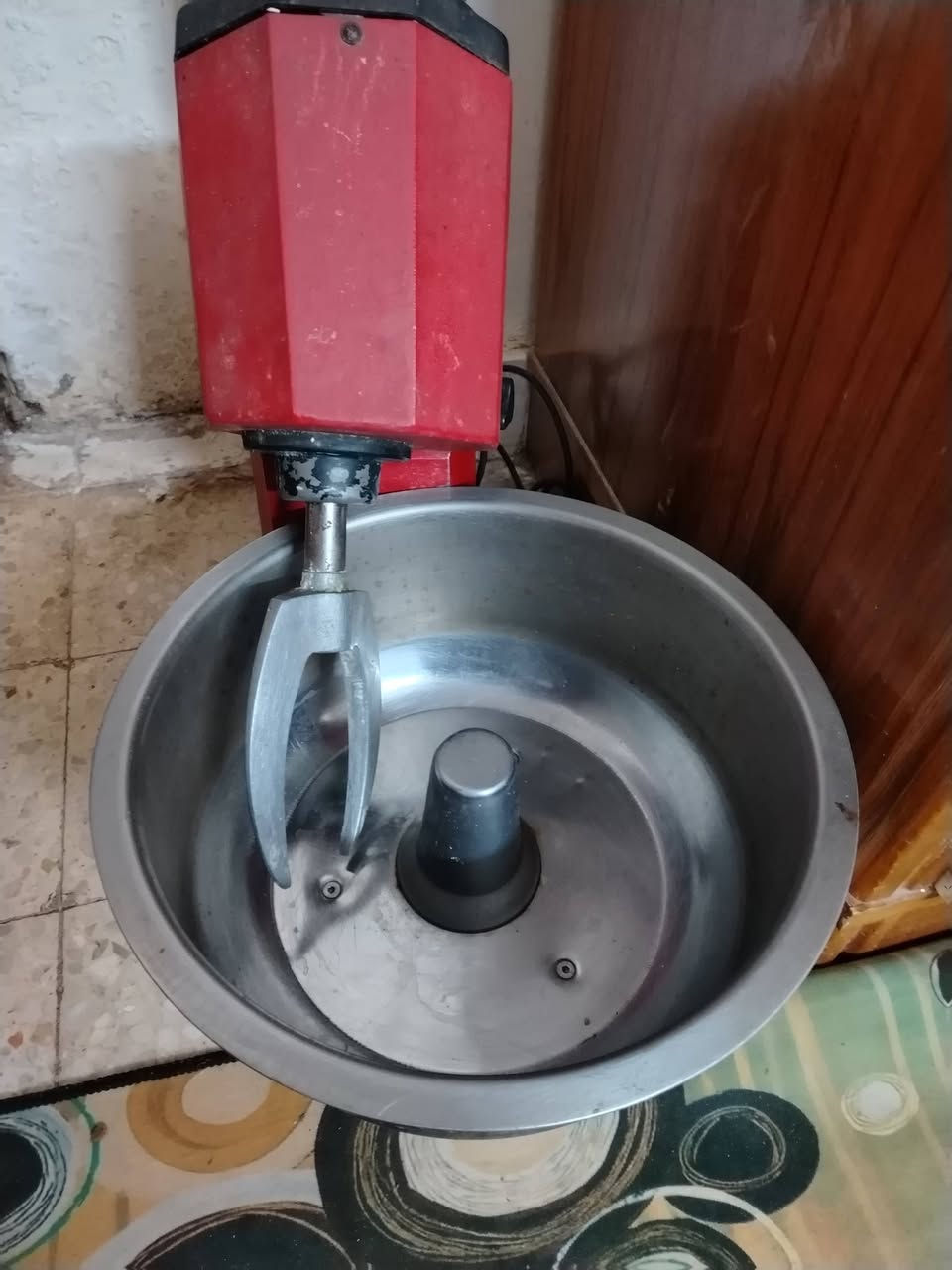 عجانه اللبيع ام ١٠ كيلوات طحين السعر ٩٠ العنوان العشار رقم الهاتف ***********
