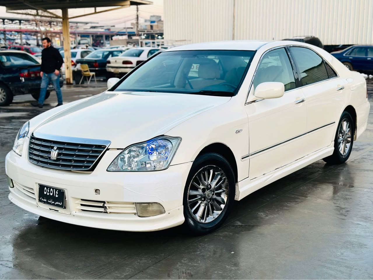 تویتا شاهانە مووس مووس ٢٠٠٥
١٨٠ بچوک بە بچوک 
٣ دوگمە پەردە ناو زەرد کامل کراوە بە سپورت 
دەعم و لێدراوی کەڤەر گۆڕاو بەشەرت 
گێڕ و مەکینەو سارد و گەرم بەشەرت 
سەقف شوشەیی 
قفڵی (٥٤) گەڵا 
ژ.م ***********
*********** Singapore
