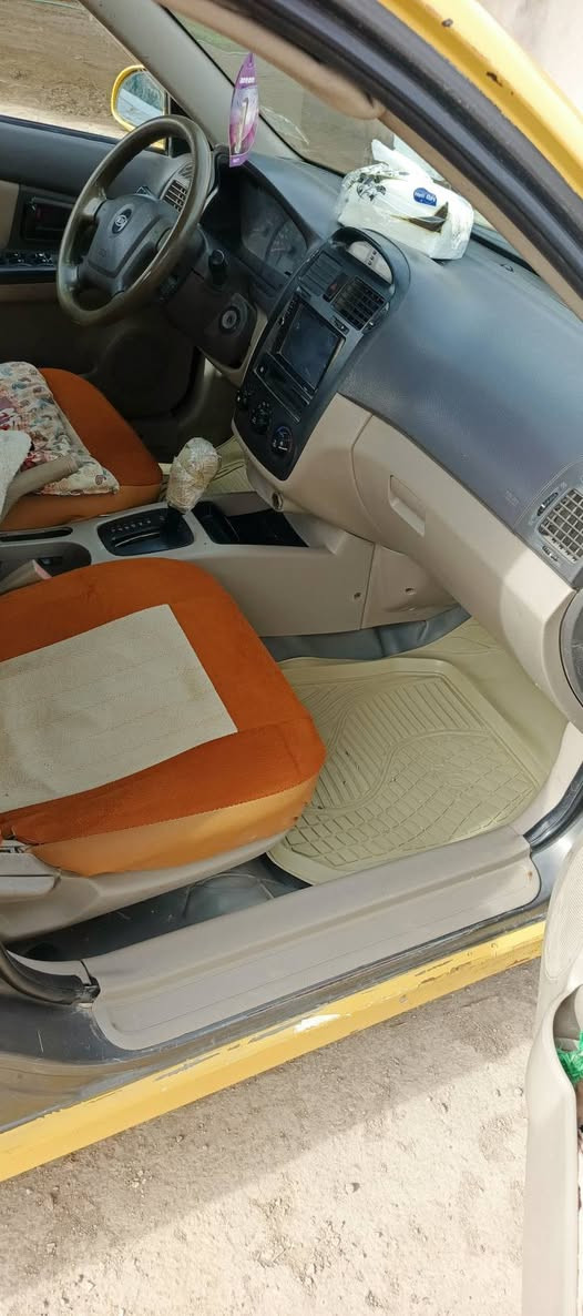 سلام عليكم سبكتره 2006للبيع محرك الفين دوش كير اواتو محرك حداديه تخم تاير سياره مالت جناي سنويه لل27 مداور ثاني معامله كامله فقط باقي استلام لوحات مكان سياره دوانيه قضاء سومر استفسار على رقم ***********
