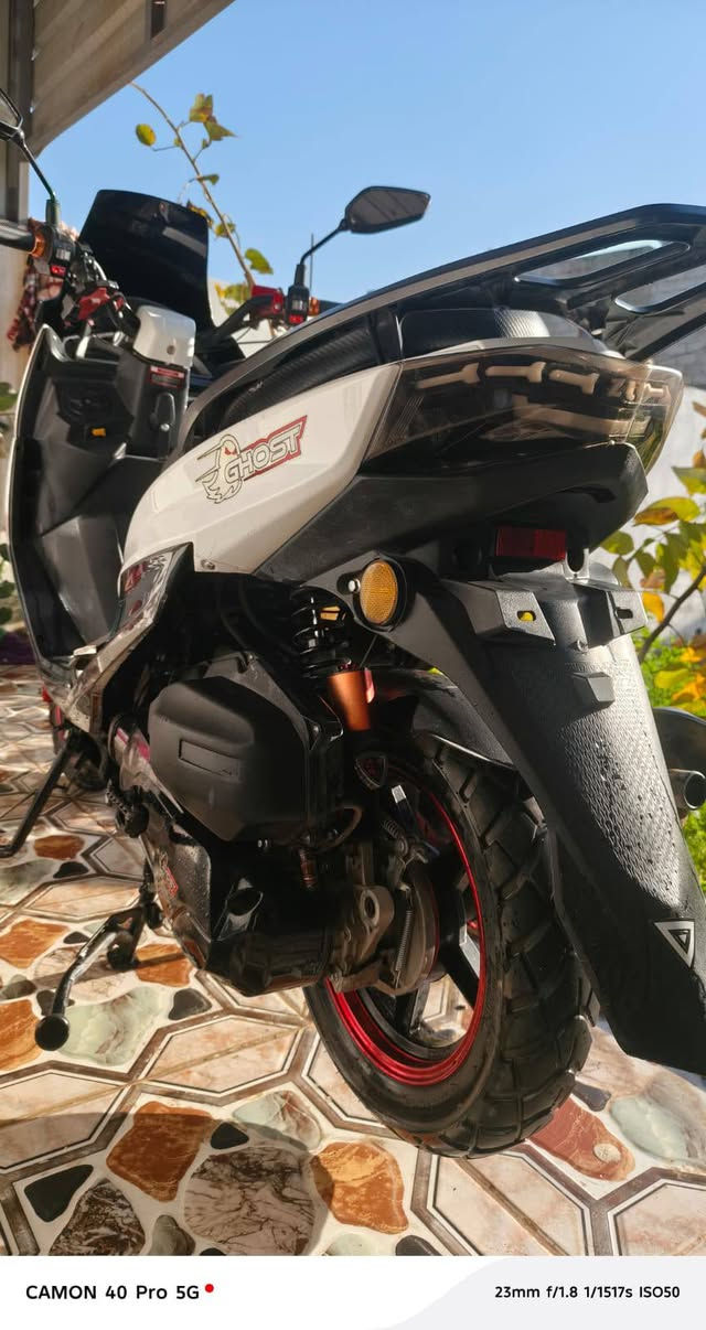 دراجة سترونك للبيع نضيفة💯 ماشية 3000  ***********
