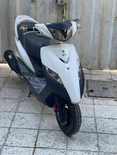 للبيع دراجتين الاولى سكنس لد ياباني قبق نفخ ستان كهربائي مكينه بلاديه ما مفتوحه سعرهه  مليون و٢٠٠ وثانيه ماكس ثعلب كابريتر كلهه شغاله وبلاديه كابريتر سلف كله بلادي ختم واحد سعرهه ٧٠٠ مكاني الشعله ***********
