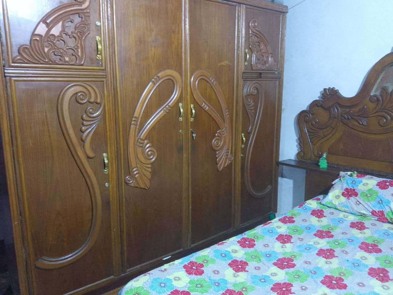 غرفت اخشاب البيع تواصل معا هاذه الرقم ***********6
