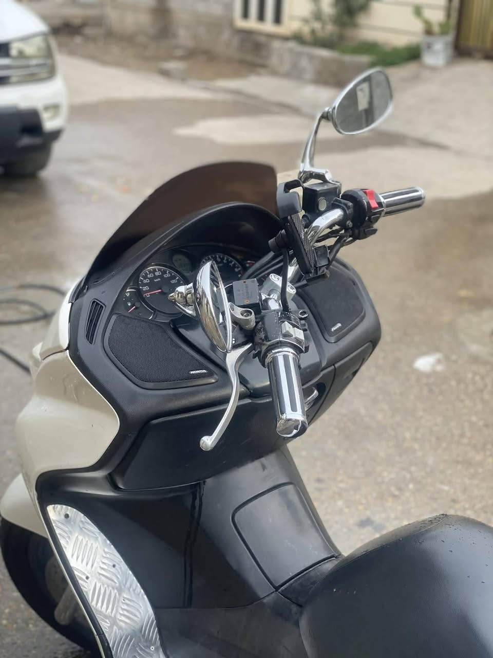 اسلام عليكم فورزه 8 0 ابيض صدفي دراجه كلش حلوه نضيفه مرتبه احله من الصور ماناقصها شي ربع ماتصرف عليها كلشي شغال بيها السعر ( 1200 ) وذا مراوس هم ترهم راسلني خاص وتدلل مكان الدراجه ديالى شهربان


**إذا كنت صاحب هذا الإعلان وتريد حذفه لأي سبب، رجاءا أرسل رسالة إلى الدعم الفني**