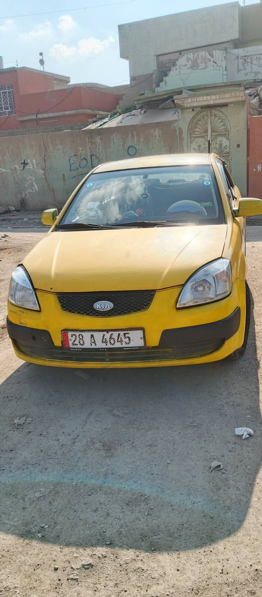 للبيع كيا ريو موديل 2008 كوبون بانزين بيه  الكير شرط بس المكينا بيه رخاوه تحويل من الشرعي اني شرعيه بيه طخا بل جاملق اليسار ولصل بدايت الشاصي السعر 72 الشراي يتصل خاص ماوب ***********
