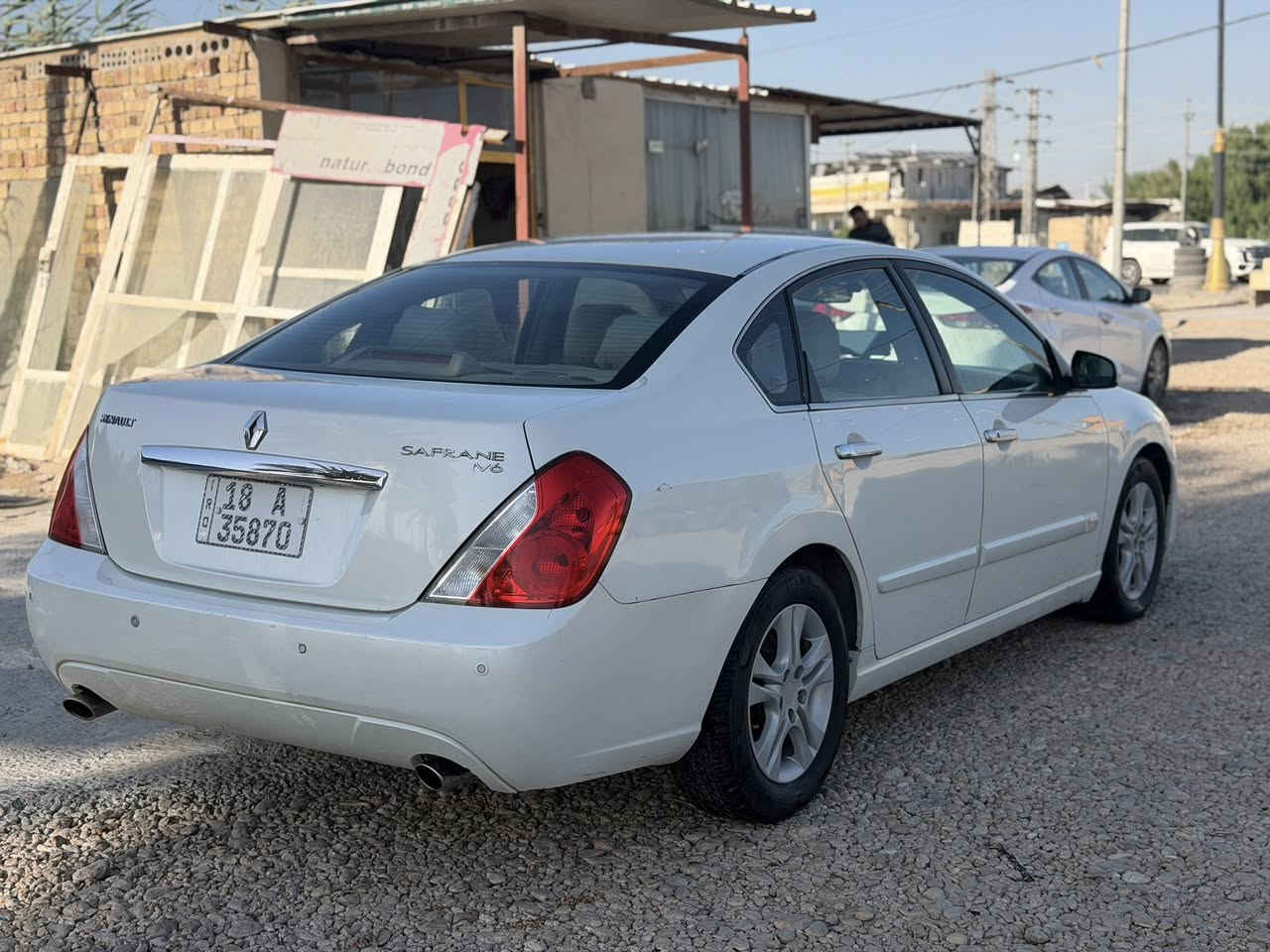السلام عليكم
للبيع رينو سافران موديل 2010 
6 سلندر 
رقم بابل دولي سنوية لل30 باسمنا تحويل مباشر 
السياره جديده ومال جناي جاهزه من كلشي
كير ومحرك وتخم تاير وحداديه شرط زيرو 
فول مواصفات داخل جلد تبريد قطعيتن 
شاشه 
عداد افلون 
تبريد بيانو 
فتحه 
بصمه
حساس خلفي
مري شفط
السياره بيها الجاملغ الخلفي عكس السايق صبغ فقط بدون دواخل
باقي السياره كفاله عامه 
مكاني بابل مركز الحله 
السعر 97$ وبيها مجال بسيط للشراي 
للاتصال 
***********
***********
