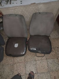 اخواني عندي كشنات مال بيجو بارص السعر ١٢٥ وبين مجال ر قم الهاتف ٠٧٧١٩٠...