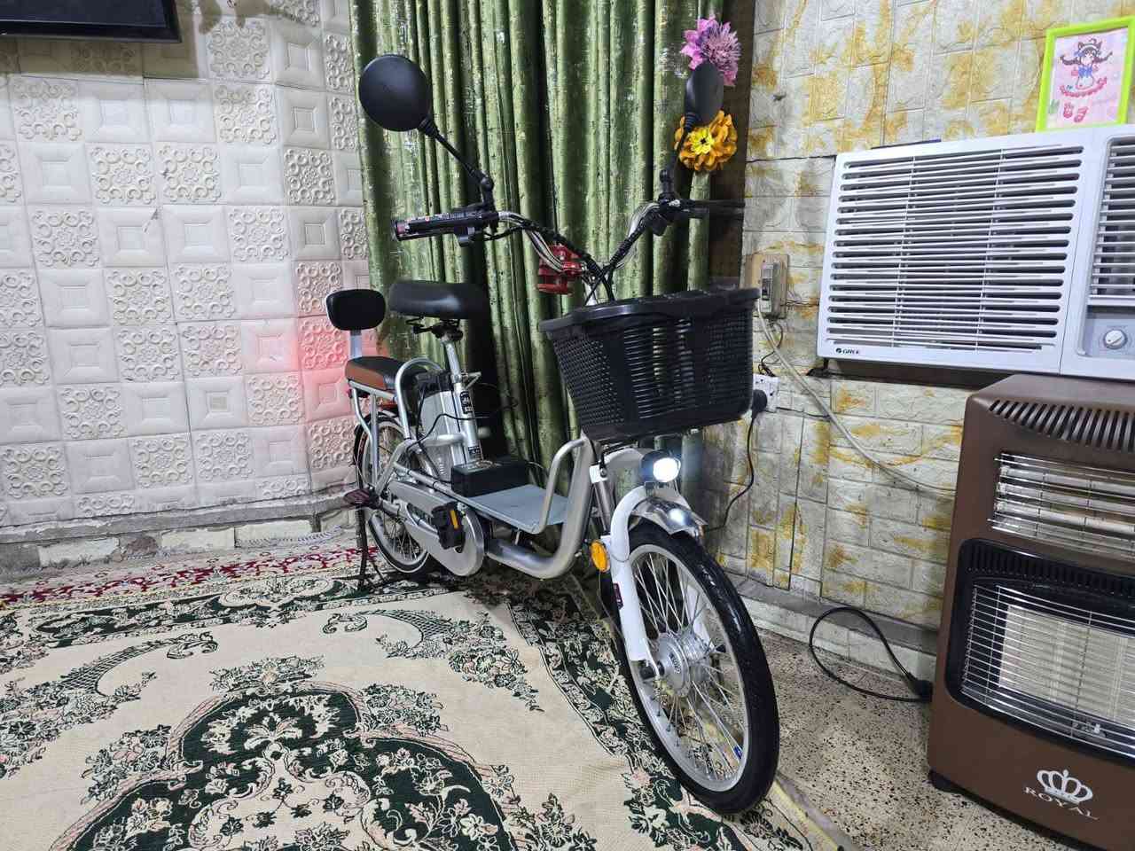 السلام عليكم دراجه شحن ياباني اصلي بطاريه ليثيوم كلش جديدة مابيهه اي نقص  رقمي للتواصل ***********
