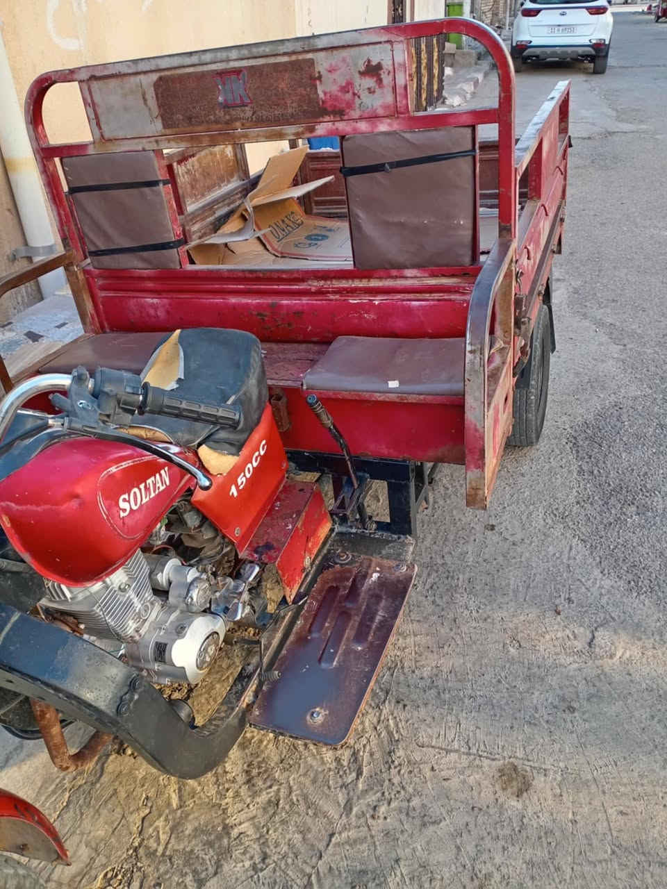 السلام عليكم  شباب ستوته البيع موديل 2014وراق بسمي وكيله بشارع بغداد  ورايته مليون وربعميه وبيه مجال ***********
