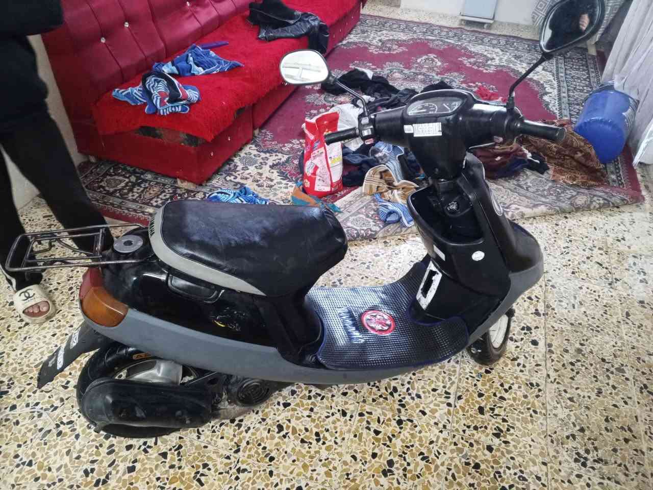 دراجة نضيفة كهرباء شغال كامل 
غير معمر شاصي نضيف شغال كامل تفحصو بيدك 
بلمعدل يطير ميكانيكو كلو كامل
السعر 270 لتواصل واتساب(***********)
