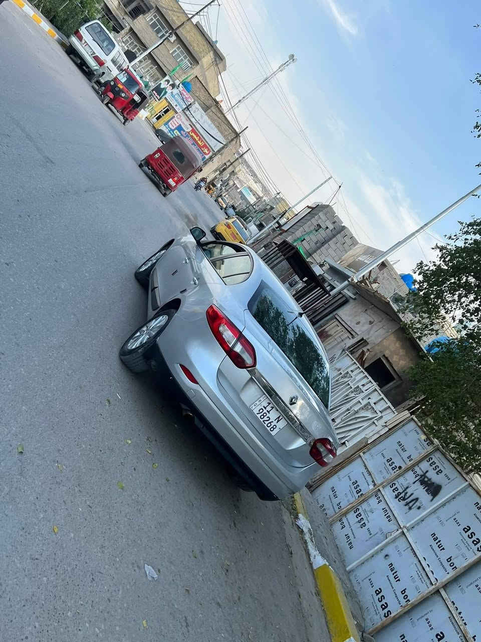 رينو موديل 16 
رقم بغداد باسمي تحويل مباشر موجوده بالحله
كير ومكينه محور حديث
بصمه سويج و4بيبان
ترايك للبصره وشرط 
كاميرا وتحكم ستيرن
تخم تايرات 
باتري جديد
سياره مال جناي
السعر 65$
***********
