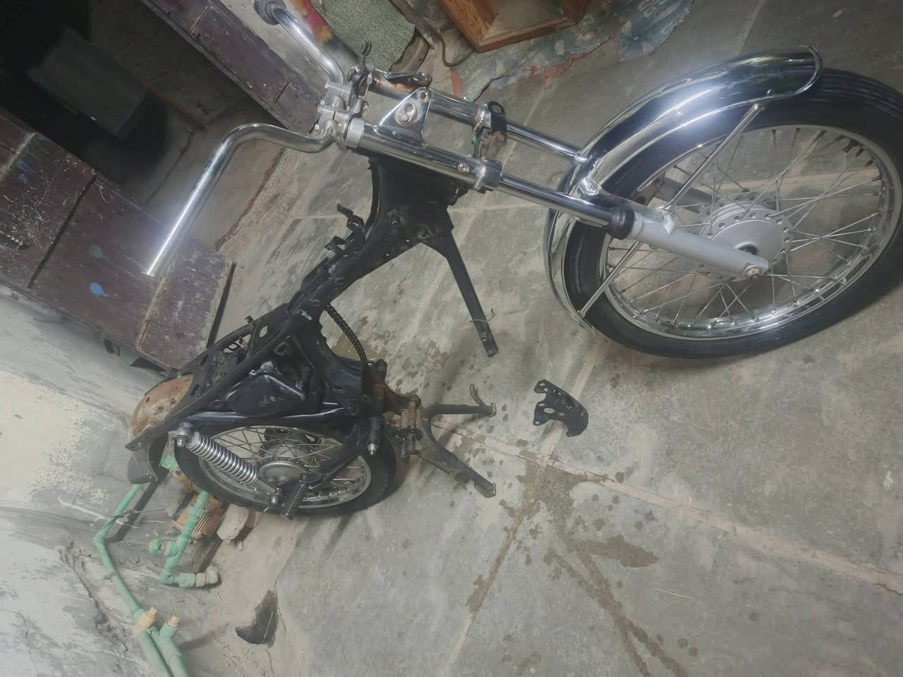 سلام عليكم شاصي ارشا للبيع  مديل (18) مكفول كفاله عامه الشراي يدش خاص اوينتصل (***********)
