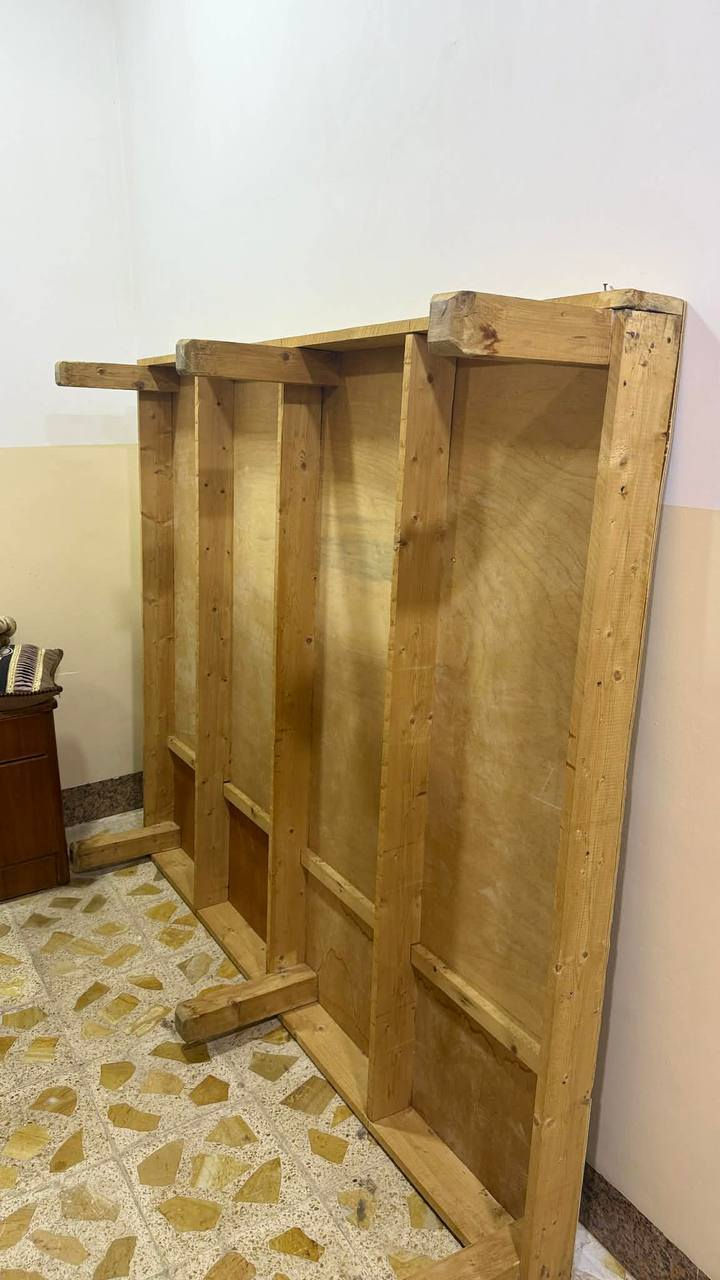 غرفة خشب للبيع صاج درجه اولى الغرفة كلش نظيفة للتواصل عبر الرقم
***********
