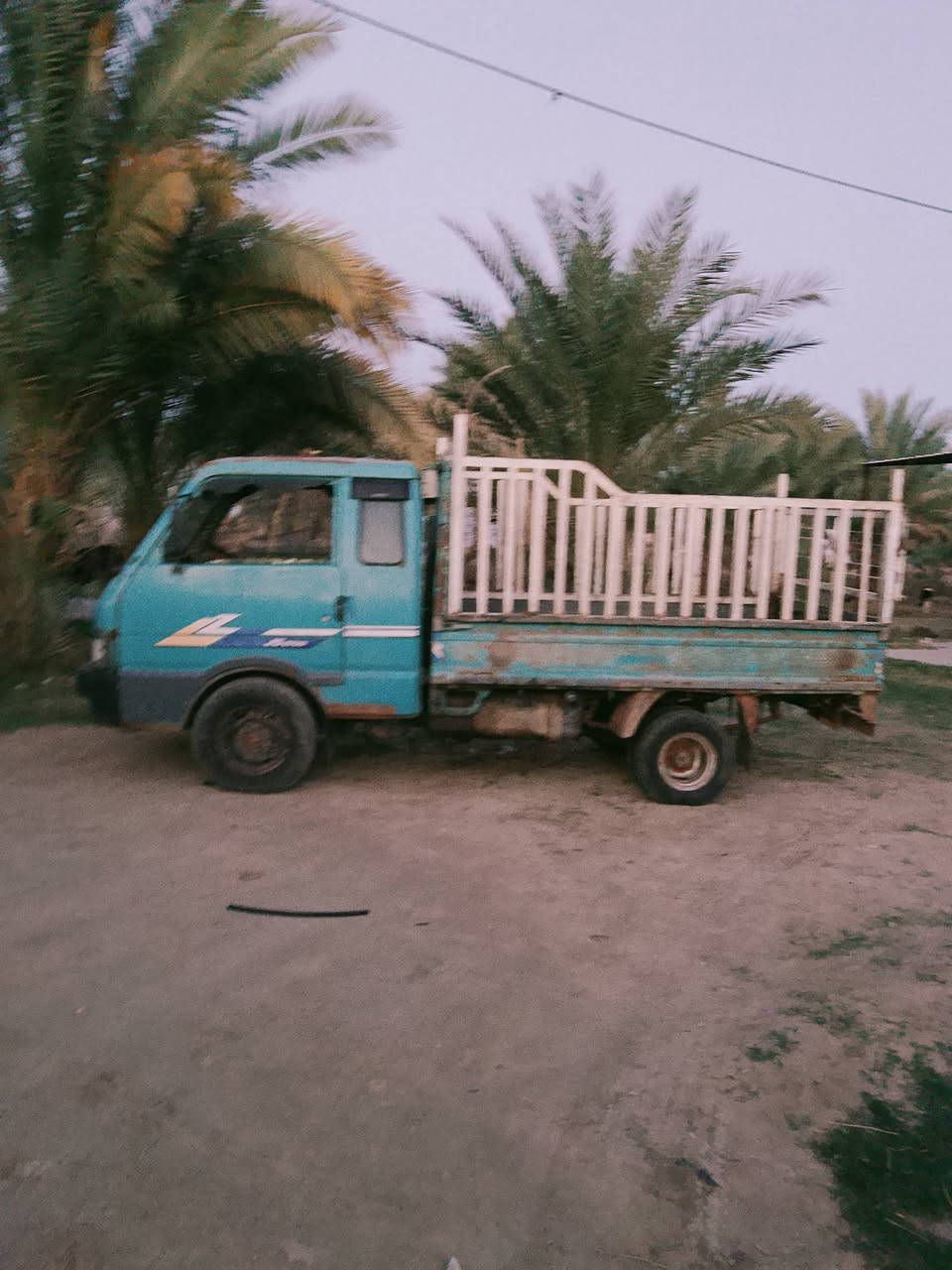 السلام عليكم كيا قماره و ربع للبيع موديل 93 گير وكسن ومحرك مكفولات السعر 40$ وبيها مجال للشراي العنوان بابل الشوملي ***********
