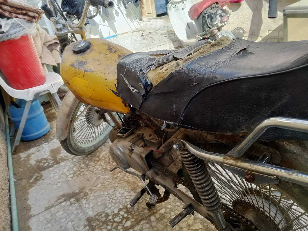 السلام عليكم اربعه كيركلك كامية ومابيه صالنصه للبيع مكان نجف ***********
