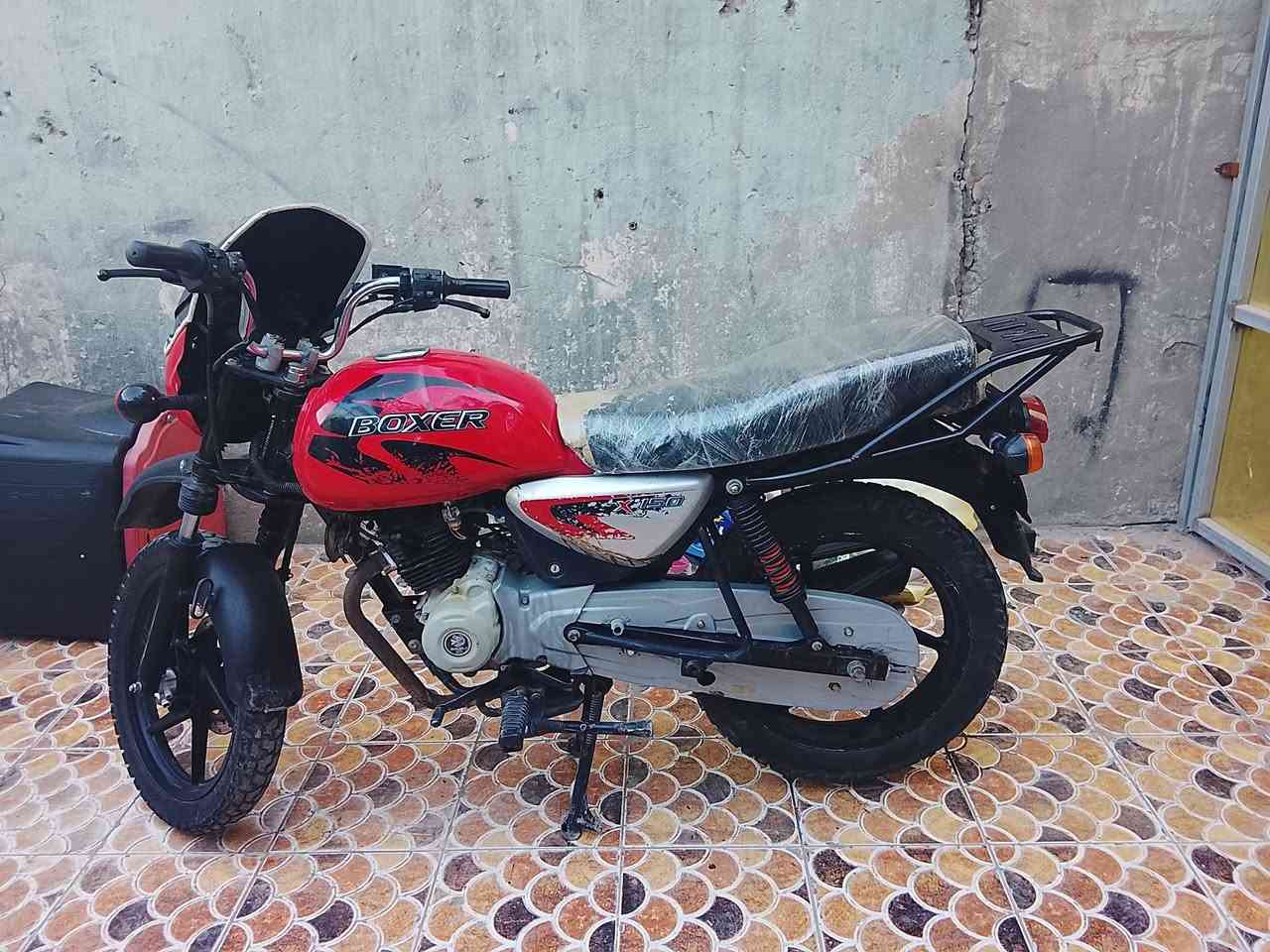 بوكسر 23 اوراق ضايعة مكينة مكفولة ناعمة صوتها مينسمع دراجة نضيفة وما مشتغلة دلفري اكفلها سرقة وعشاير كهربأئيات كاملة سعر 900 بيها مجال مكاني بغداد جديده رقمي ***********
