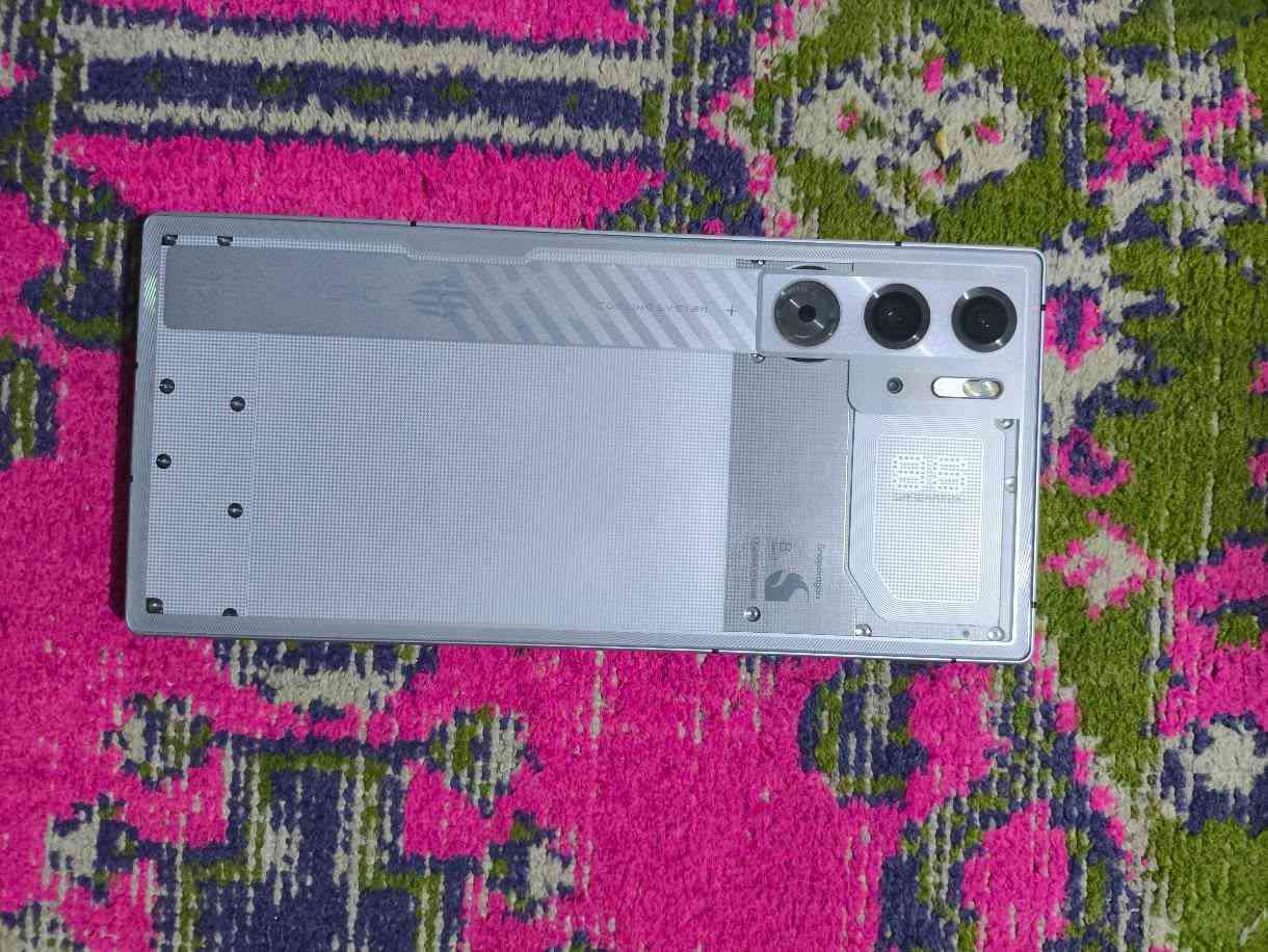 ريد مجك 9.اس برو للبيع 
شاحن ماته وكفت وجبت وحده جديده
والجهاز نضيف وكامل ملحقاته مكاني الانبار خالديه سعره 700


**إذا كنت صاحب هذا الإعلان وتريد حذفه لأي سبب، رجاءا أرسل رسالة إلى الدعم الفني**