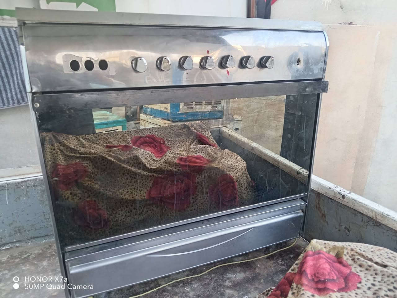 السلام عليكم طباخ إيطالي نظيف شغال خمسه عيون استيل سعر /١٣٥/ الف بي مجال كركوك رقم الواتساب ***********
