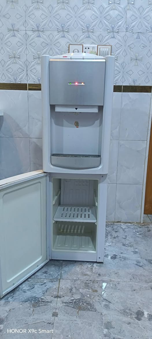 براد ماء للبيع ماء حار بارد شرط مداخل تصليح بسعر ٧٥ الف جديد كلش شركه بالسان وشرط تفحص وتشوف بروده اله تاخذه للتواصل ***********
