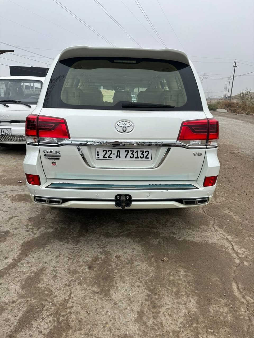 🔥 للبيع تويوتا لاندكروزر 2017 V8 فل كامل 🔥  

محرك 8 سلندر 4600 قوة واعتمادية معروفة من اللاندكروزر.

المواصفات:  
✔️ فل كامل  
✔️ 8 إيرباغ  
✔️ 4 كاميرات (360 درجة)  
✔️ حساسات أمامية وخلفية  
✔️ بصمة تشغيل + دخول ذكي  
✔️ تشغيل عن بعد  
✔️ فتحة سقف  
✔️ مرايا طي كهربائي  
✔️ دبل (دفع رباعي)  
✔️ دبل ماوس  
✔️ جاهزة تخم تاير

📊 الممشى: 94 ألف كم فقط

📌 ملاحظة:  
يوجد دمار بسيط بالجاملغ الخلفي كما موضح بالصور.  
الشاشة الحالية مبدلة لكن الشاشة الأصلية موجودة مع السيارة، ويوجد أيضاً شاشات التجاوي.

📌 السيارة نظيفة جداً واستخدام خفيف.

📍 الموقع: العراق  
بغداد

السياره بسمي هزه او سنويه جديده تحويل ثاني يوم 

📞 للاستفسار الاتصال (***********)
