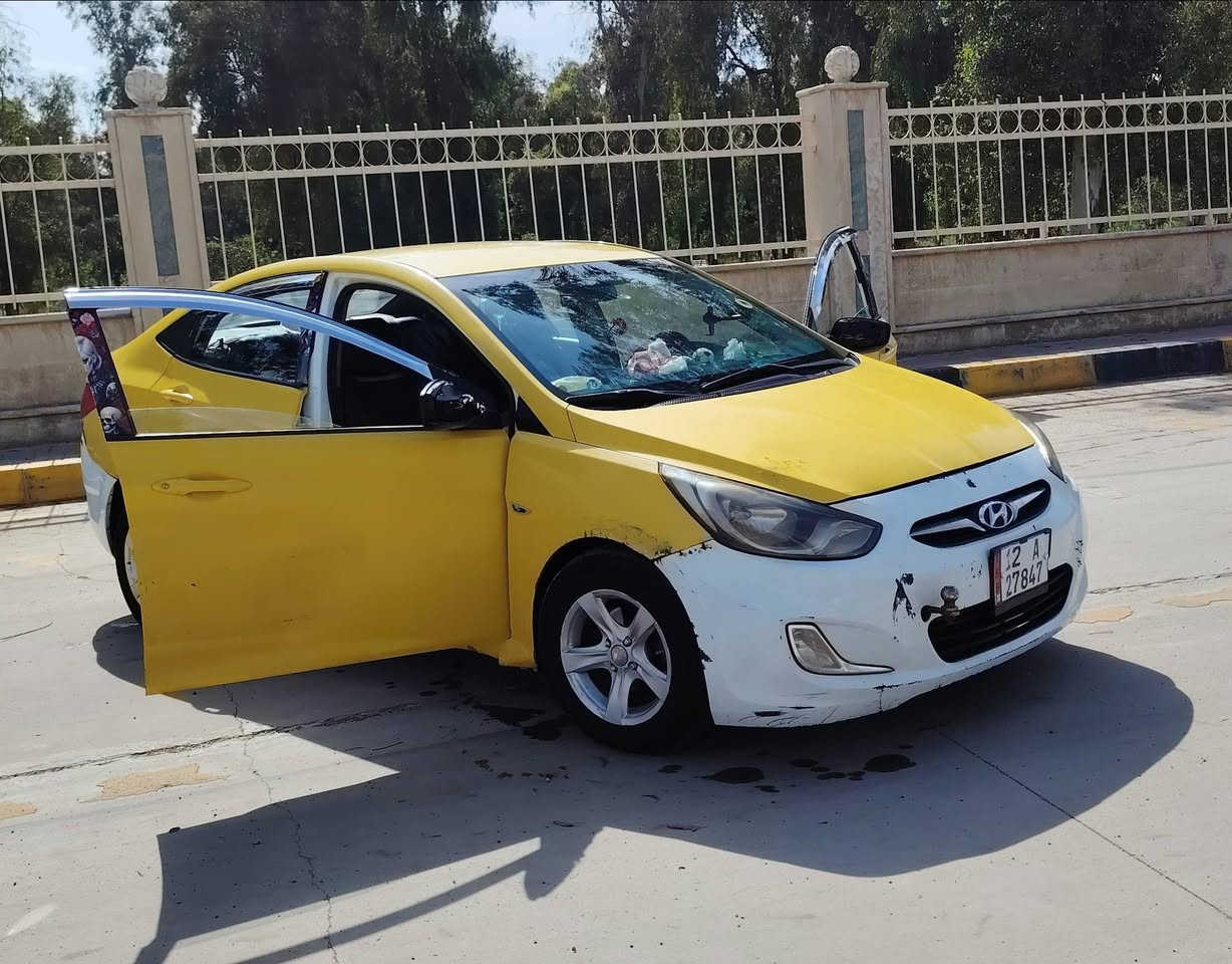 اكسنت 
مديل 12 
كير محرك شرط 
هيئه وغرامات مصفره 
السياره باسمي تريد تحويل تريد وكاله 
السياره بيها ضربات كدام العين 
ال سعر 73 
ترهم مراوس  بسياره عاليه ونطي فرق تلاثه بالشهر 
الاستفسار خاص او الاتصال على الارقام 
***********
***********
