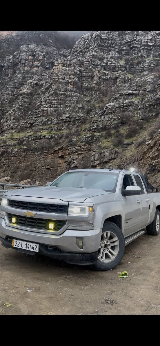 بيع مستعجل شوفرليت سلفرادو 2018 LT وارد امريكي 
محركV8 5300   اوتو يحول 4 سلندر
باب قصير بدي طويل
تحكم ستيرن
شاشه كبيره كاربلاي + كاميره خلفيه دواره 
مثبت سرعه
فور ويل 4×4 أوتو +ثكيل 
رقم أربيل جديد سنويه جديده 
 تخم تاير جديد 
صبغ حزام اثر شخوط 
  *********** حيدر

السعر    145قفل بدون عمله

مكان السياره بغداد الدوره
