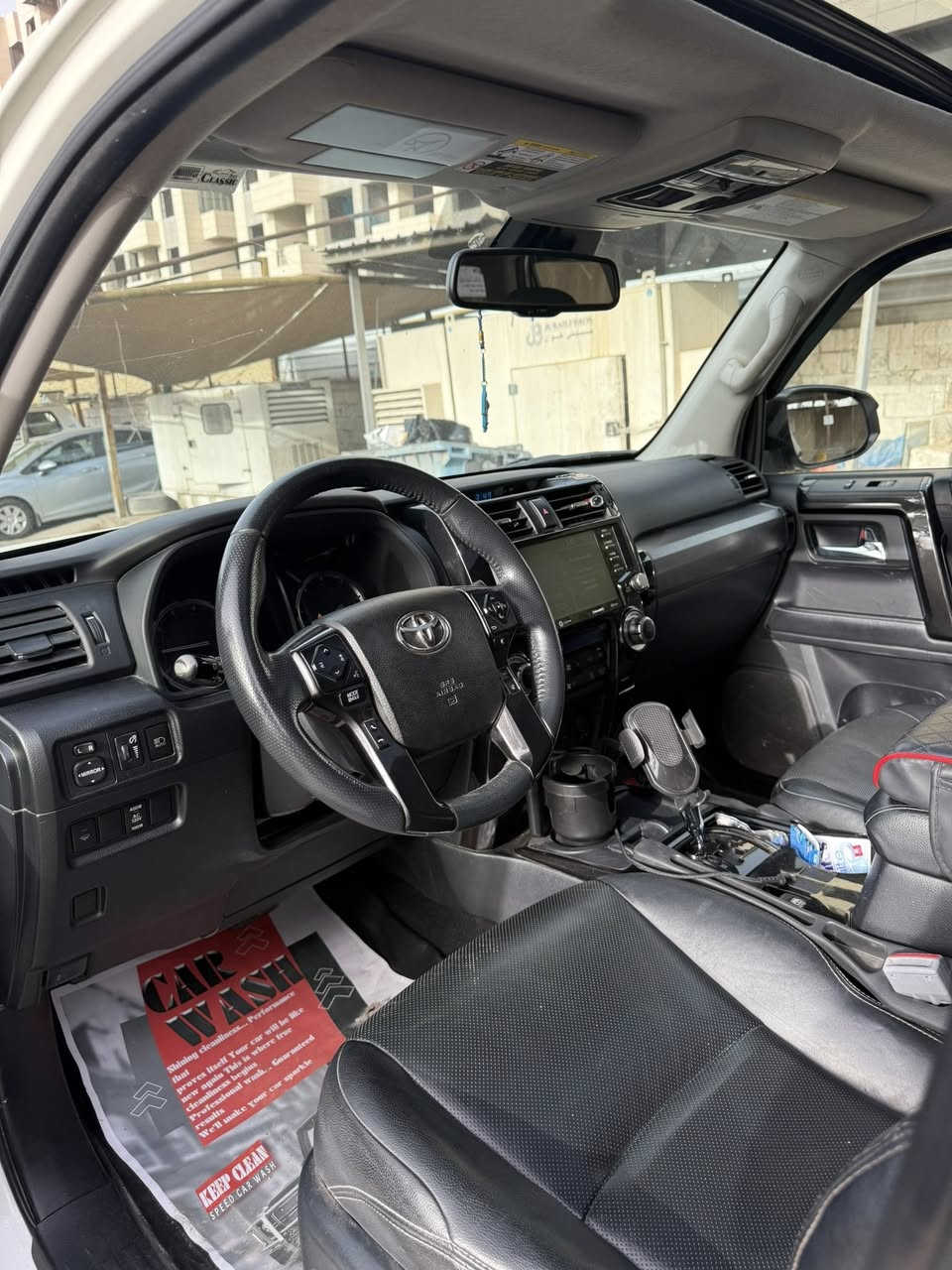 السلام عليكم من رخصت مدير الكروب  سياره فور رنر موديل 21 فول مواصفات لمتدد  تو ويل كشنات تدفئ تبريد ماشيه 45 ميل  سياره بل حقيقه احلئ من الصور نظيفه جدآ مناقصها اي شي تخم تاير جديد سنويه غير منتهيئ بسمي السياره تبديل فقط جاملغ ودعاميه بنيد راجع بارد ع كد شبر السعر 295 ورقه مكان السياره زيونه  ***********
