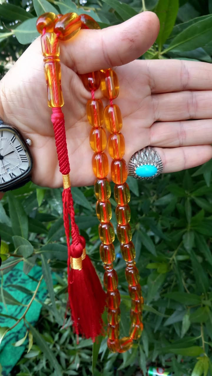 سلام عليكم
جمعه مباركه على الجميع  
شهر رجب مبارك عليكم 
الى كل الاعضاء المحترمين سندلوس المانيه قديمه خراطه النجف بيت عنوز عطاب فول نظافه واحد على واحد الشاهد ثقبين الوزن ٦٤ غرام الحجم ١٨ الطول على ١٣  مسبحه طويله السعر ١٧٥ الف عراقي للاستفسار موجود خاص اوالاتصال على الرقم ***********يوجد وتساب لعيون عشاق نوادر النجفي
