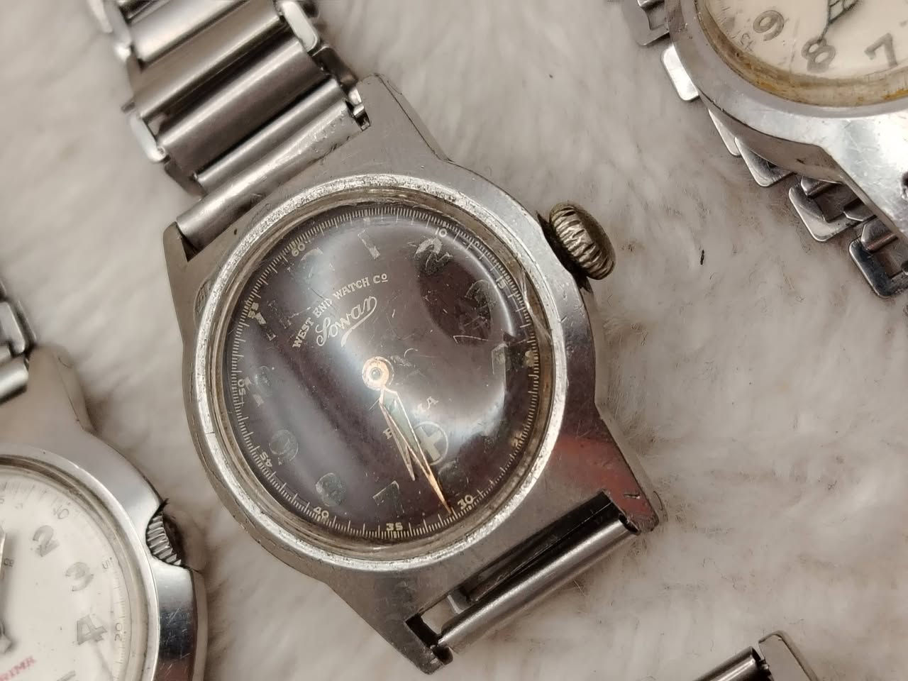 شلعة ويست اند ٦ قطع نصب تكويك
اقطارهن ٣١ - ٣٣

للأستفسار خاص..


**إذا كنت صاحب هذا الإعلان وتريد حذفه لأي سبب، رجاءا أرسل رسالة إلى الدعم الفني**