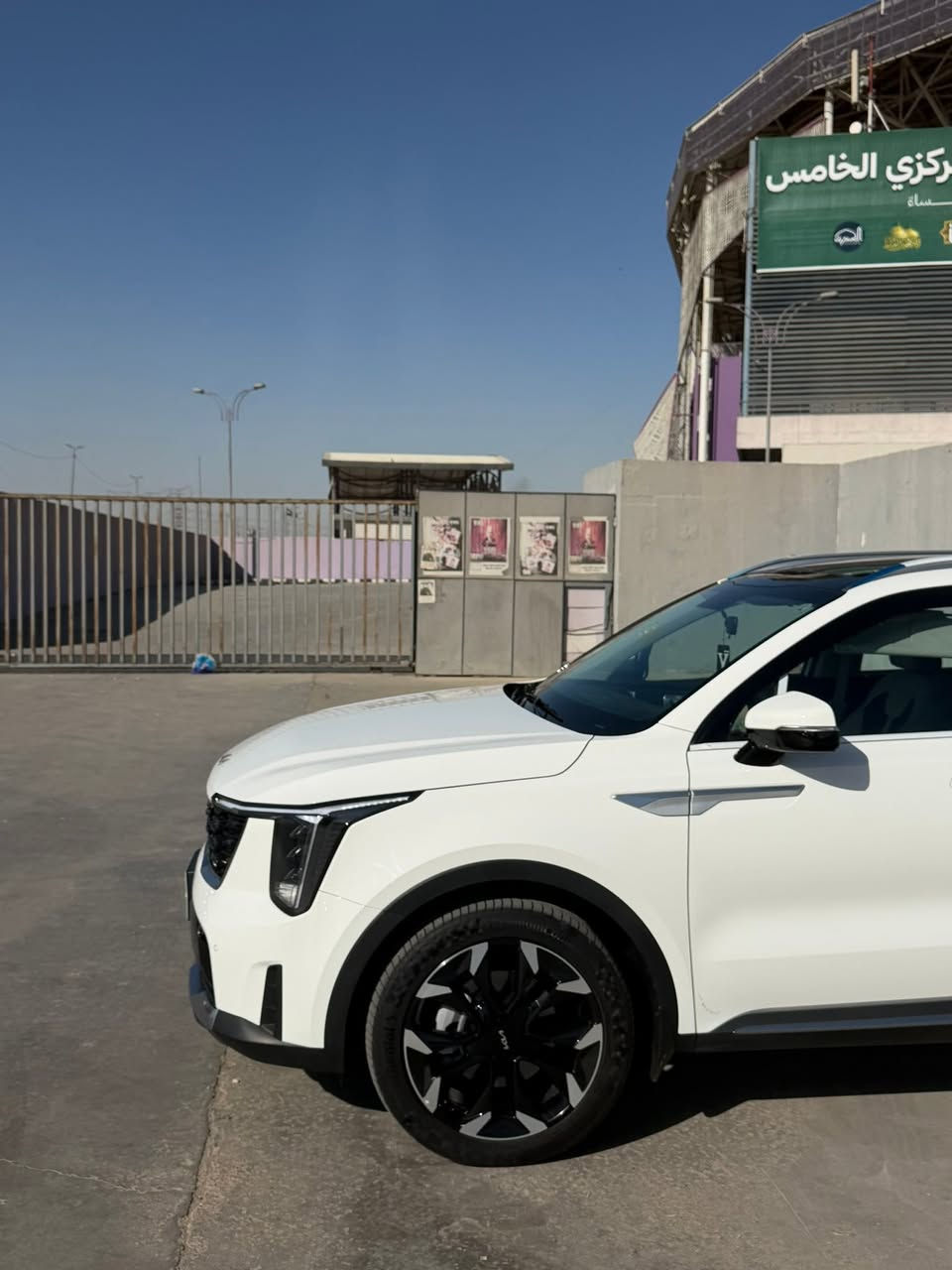 السلام عليكم سورينتو 2025 فول بانوراما
ضمان شركة نم 
زيروو ماشية 2000 km فقط
ويل 20
محرك 6 سلندر 3500cc
شفتات استيرن 
اوتو بارك
كامرة خلفية دوارة
كير ماوس
حساسات امامي
حساسات خلفي 
مقاعد كهرباء
فتحة سقف بانوراما 
دشبول متصل ديجتال
مود درايف اربع وضعيات قيادة
شاحن لاسلكي واير ليس
ثلاث قطع تبريد
سبعة راكب
بردات خلفية
تحكمات ستيرن كاملة
شاشة ابل كاربلاي واندرويد اوتو

مكان السيارة زيونة
سعرها النهائي 322 وبيها مجال بسيط جداً
رقمها اربيل تحويل ثاني يوم

***********
