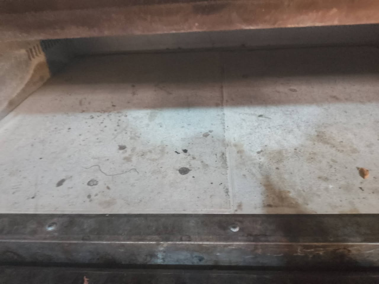 السلام عليكم للبيع فرن للبيع ارضيه مالته حجر مكاني بغداد العبيدي رقم تلفوني *********** السعر 425 بمجال
