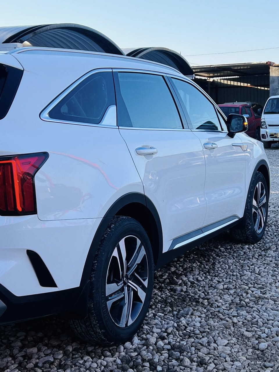 متوفر داخل شركة أحمد عذاب مثور للتجاره العامه 🥇
سورنتو ٢١ اعلى فئة ( مواصفات فول )
خليجي كفالة من الصبغ والبارد والتبديل
جديدة جدا وبعدها على وضع الشركة برغي مامفتوح بيها 

محرك ٦ سلندر - ٣قطع تبريد  -  كشنات جلد - تدفئة تبريد كشنات - كشنات كهرباء - رادارات - حساسات - تشغيل عن بعد - صندوق كهرباء - وبعد بيها هواي مواصفات  
 
ماشية 84 الف 
السيارة جاهزة ومابيها اي نقص گير محرك كهرباء
 للأستفسار ***********
