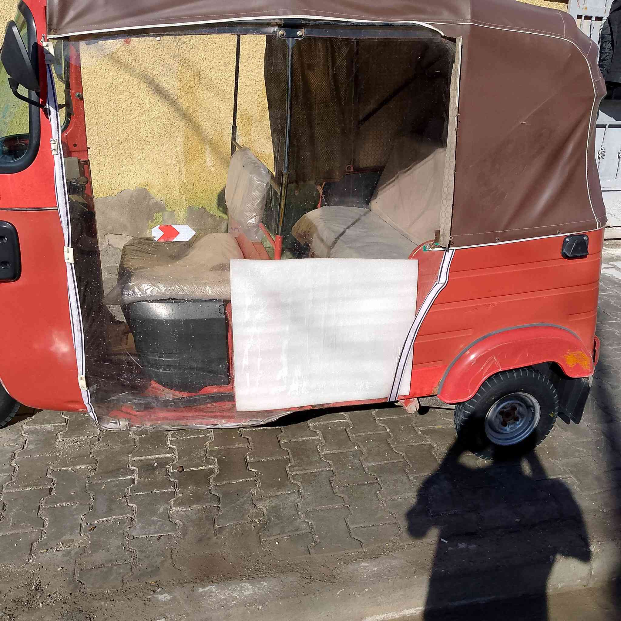 السلام عليكم تكتك للبيع موديل 18 رقم وسنوية بغداد تحويل ثاني يوم لا ضربة لا صبغ لا معجون بيها خياسات مبينة بل صور ***********
