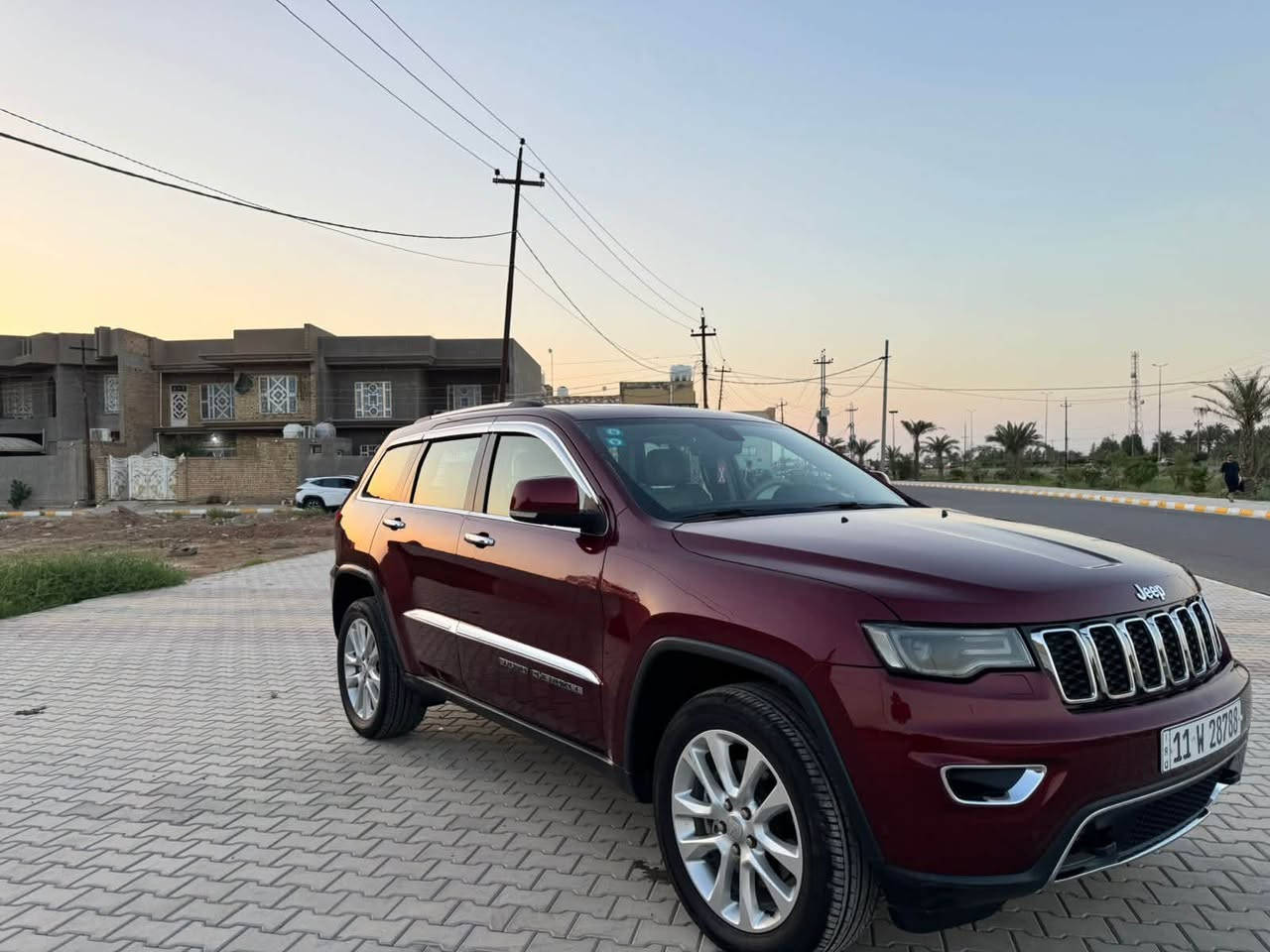 السلام عليكم jeep موديل 2017 خليجي وكاله القلم لمتد بلاس 3 شاشات ماشيه 62 الف كم بسمي تحويل مباشر بعدهة ع وضع الشركة كفاله عامه عدا صبغ واضح بالصور 
الموصفات لمتد بلاس 
3 شاشات كشن خزن 
جلد بانوراما 12 سماعه 
كشنات كهربائيه خزن سيارة كارتون كله ع الشركة ممفتوح بيهة اي شي  سعرهة 238 مكاني واسط قضاء الحي 
***********
***********
