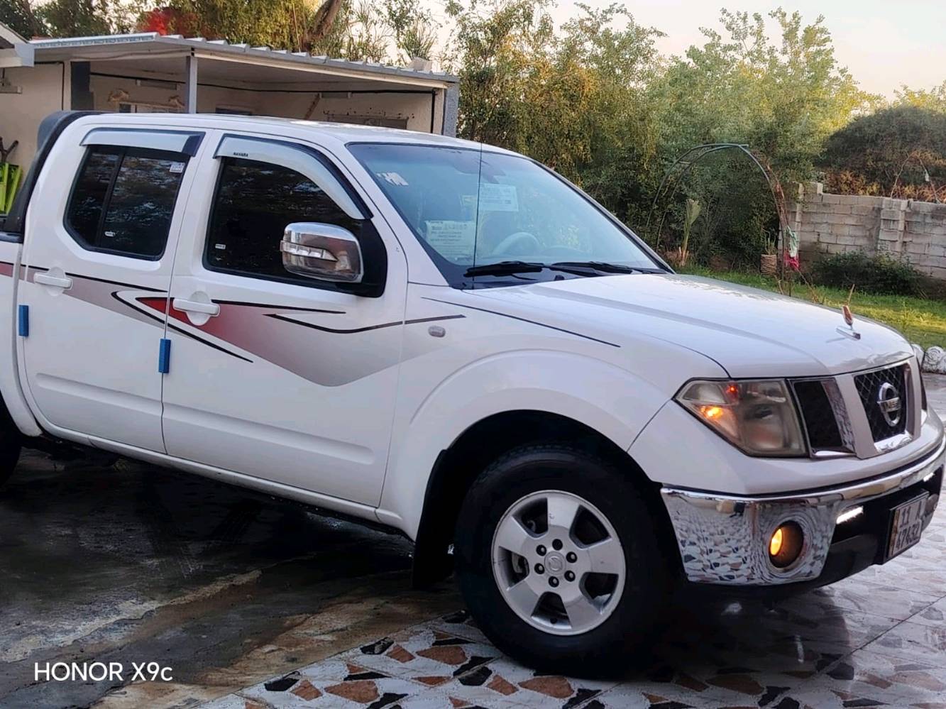 سلام عليكم ليدور سياره جديد مال جناي يتفضل
نيسان نيفاره اتماتيك فئه  (LE محسن) تجي فول سياره
موديل 2009  
🔸محرك وكير اتماتيك بلاديات مرغوبات 
🔸 تحكم ستيرن فول
🔸كامره خلفيه 
🔸مرايات كهرباء تحكم ام الشاره  
🔸تثبيت سرعه 
🔸4 اربياك
🔸تخم تاير حدايد امامي وخلفي جداد ترايه ناعمه سياره 
🔸كشنات عل وضع شركه  
🔸 تدفئة تبريد منضومه كامله ثلج 
🔸حساس امامي و خلفي
🔸 سنتر كامله ريمنوت
♥️ رقم بغداد لوحه جديده    سنويه ٣٠٣١
🌹 سعر 88 ورقه لشراي يتصل بيع فقط 
🔸 العنوان : واسط قضاء صويره 
🔸 للاستفسار  الاتصال بالأرقام 
☎️ *********** 
***********
