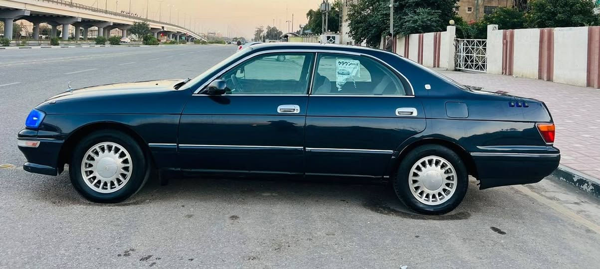 سلام عليكم ورحمة الله وبركاته بطه للبيع لون نيلي رقم انبار انكليزي سنويه لل 2030 سياره مكفوله من الكص ولعيب الشرعي والصوليات  ونقل الجثه والضربه كير ومكينه وحداديه وكهربائيات  تخم تاير  مكان السياره كربلاء
السعر 54 وبيه مجال للشراي   رقم الهاتف.   ***********
