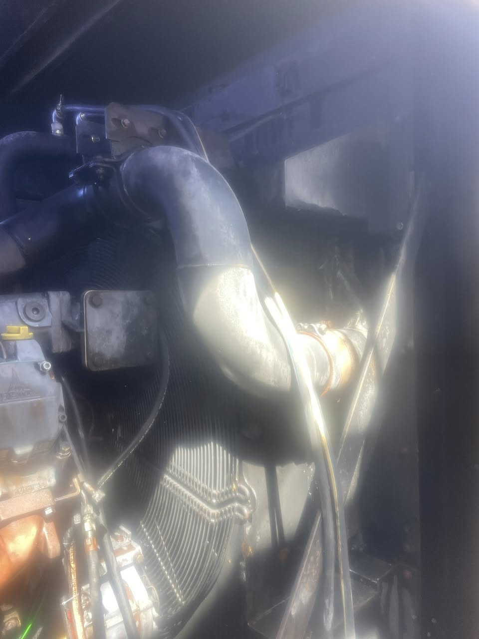 للبيع مولد دويز المكينه بيه خانه وحده مكصوصه 20 والباقي كله اصلي مامجفته بيه بخار المكينه أبيع على وضعيته المكينه حاليا بموقع على الحمل راس توليد ميكالتا إيطالي 500 كيفي مكاني بغداد أبيع بس المولد عدا الكاتم للاتصال ***********
