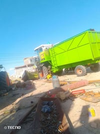 لبيع حاصده كلاس محوره تبانه موديل 99تخم تاير محرك بيركس طراح شراط الا ...