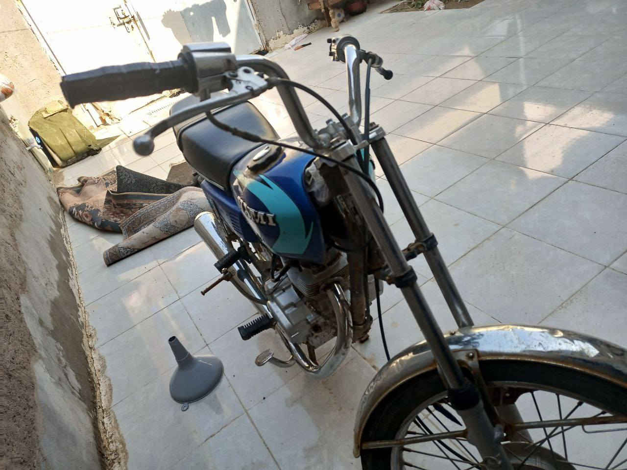 السلام عليكم دراجه 4 قير اصولي موديل 23 دراجه باسمي اتكاتب وياك مكاتبه مكتب مو مو يجيني واحد يكلي تكاتب وكيل اتكاتب ماكتب مكتب اورق كامل درجه شلعه ومعدل وعلى فحص 450وبيه مجال للطيبين هذه ***********
