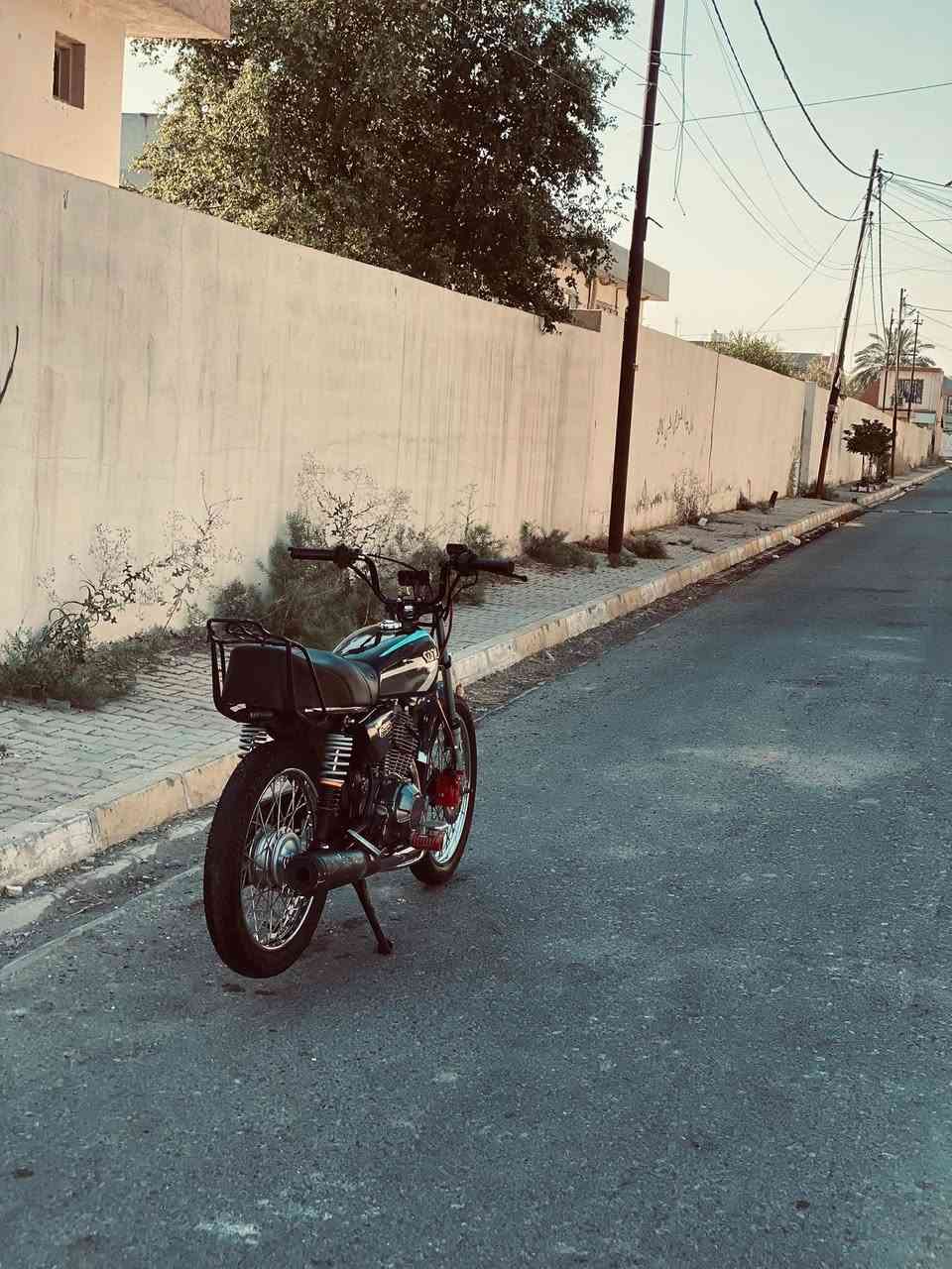 سلام عليكم دراجه للبيع أيراني محور مكينه crx300/2025الدراجه خير من الله كهربائيات كامله سلف وياله جديده  سعر خاص او يخابر الرقم ***********
