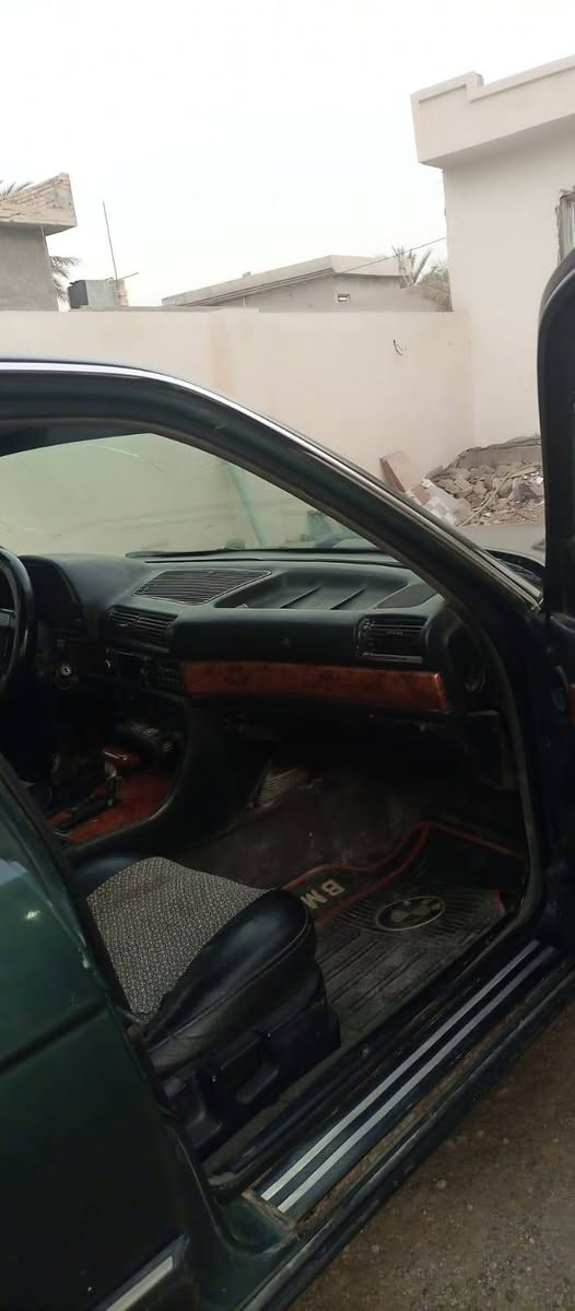 سلام عليكم بيم موديل 91 ..735 سياره حلوه تبريد شغال  طير محرك شرط ترياك وين ماتريد ***********
