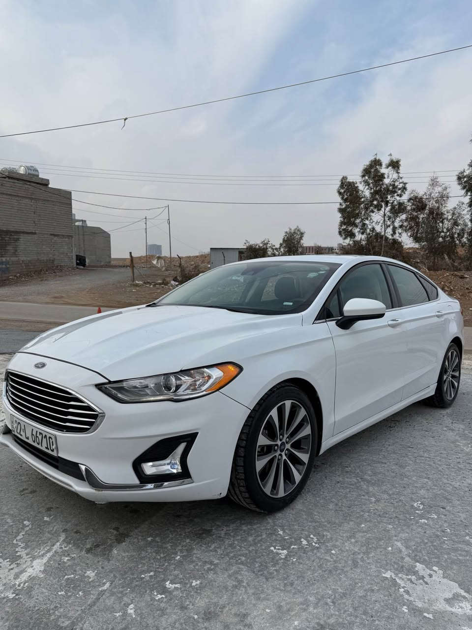 فۆرد فیوژن مۆدیل ٢٠١٩
مەکینە ٢٠ تۆربۆ 
فول مواسەفات بەس کوشن جلد نییە (سلاید، تعدیل سرعە ،گێر ماوص،رادار، کوشن هیتر،کوشن کارەبایی هتد)
سەیارەکە ٣ پارچەی کلێری ئەمریکایە 
بێ داخیلی بێ ئیرباگ پێش و پشت کەپس 
٨٠ مایل رۆشتووە ڕەقەم و سەنەویشی نوێیە 
سەعری ١٣٠ و کەمەک مەجالیشی تێدایە 
ژمارەی موبایل *********** أربيل, العراق
