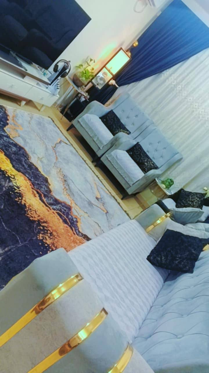 كنتور تركي نظيف جدا ابواب تتقفل
بسمايا
