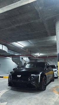 اخوان كاديلاك سيتي فور 2023 فول موصفات   بيهه قطعتين وبيهه حافه الشاصي...