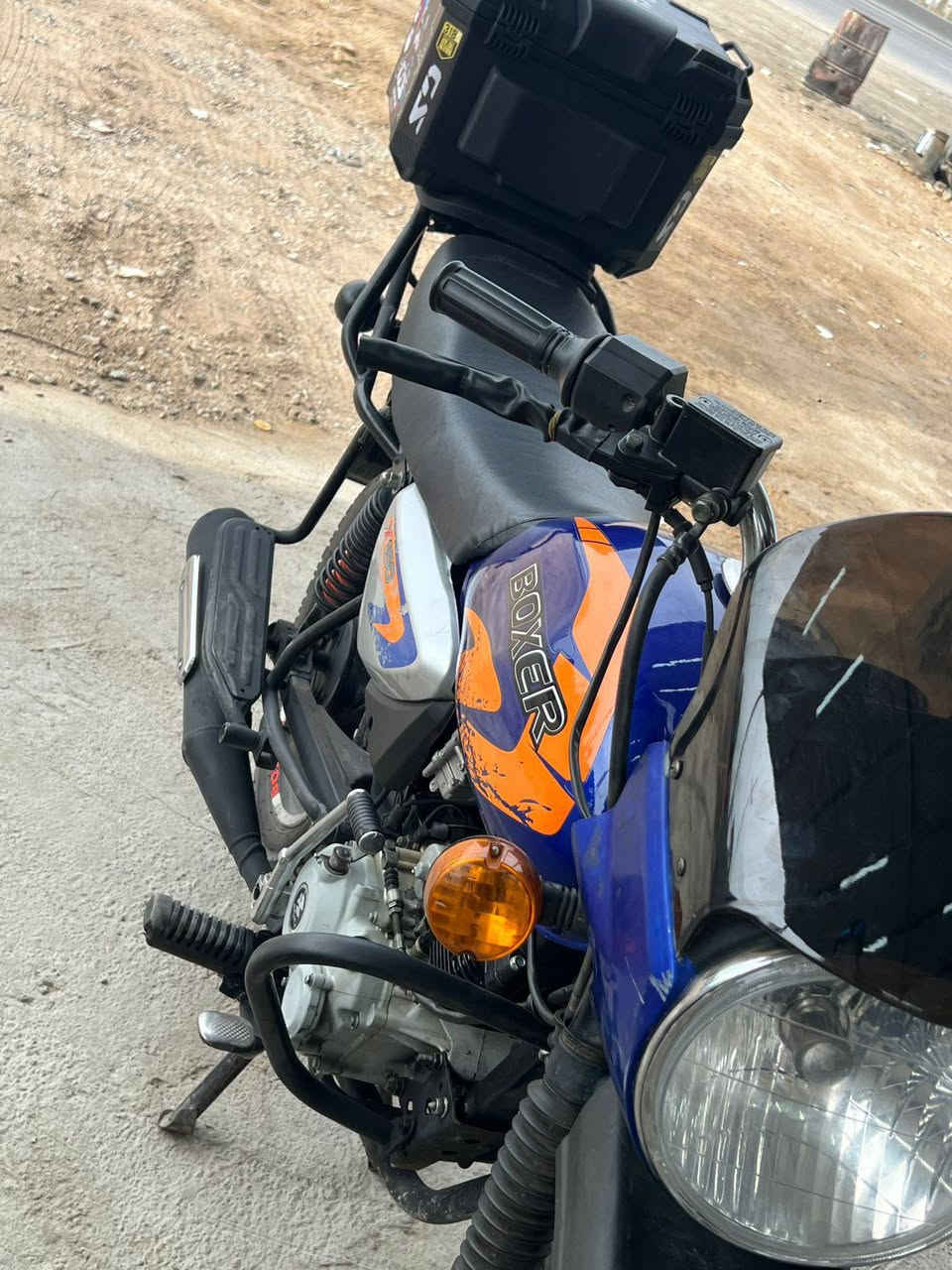 بوكسر جبلي كهربائيات شقاله دبلات بلاديه مجفته تانكي جديد هوه ولصفاحيات بريك امامي خلفي شقال دراجه ناعمه حلوه 
اوراق اصولي شويه نايشات رطوبه شرط الترقيم 
بعقوبه الكاطون مكتب بيرود ***********
سعر من الخير بدون عمله 950 الف
