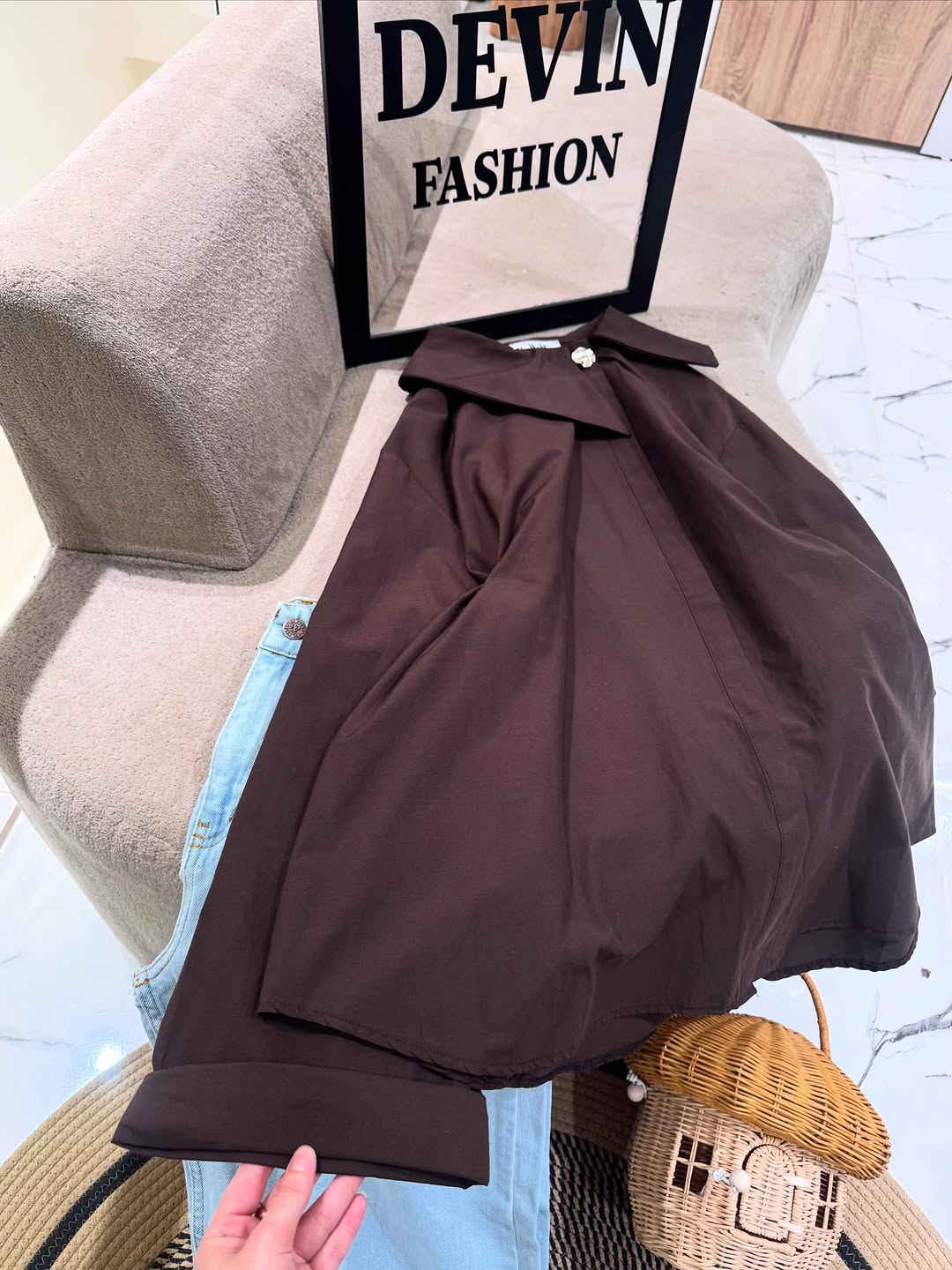 قميص بوبلن بتصميم ياخة جانبية✨ 
كوالتي عالي ✨
متوفر ب 9 الوان 
طول القميص 75cm✨
قياسات 38-46 ✨

كيلوت كصه عدلة ✨
قياسات 36-46✨
#اكسبلور_فولو #اكسبلور_explore #اكسبلورر #اكسبلور_العراق_السعوديه_الاردن_ايران_الكويت_طق_لايكات_كومنت_يلاا💙 اكسبلور_ضيفونا


**إذا كنت صاحب هذا الإعلان وتريد حذفه لأي سبب، رجاءا أرسل رسالة إلى الدعم الفني**