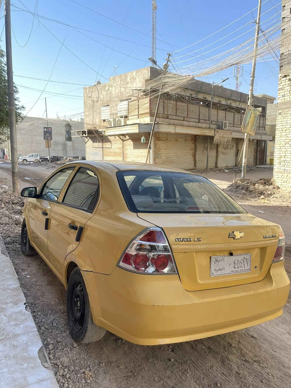 السلام عليكم 
افيو موديل 2011الشركة العامة 
سيارة جاهزة اوتماتيك
كير مكينه خير من الله 
تبريد ثلج توه شاد منظومة جديدة
حداديه حلوة
تخم تاير كهربائيات كلها شغالة
دواخل جديدة
باتري 
مكان السيارة بصرة مناوي لجم 
السعر 45وبيها مجال للشراي
للاستفسار : ***********
