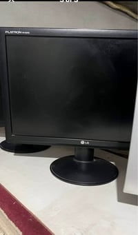 شاشات LG • بحالة جيدة • توصيل محافظات